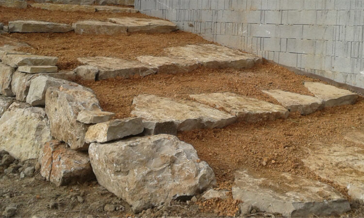 ESTP Terrassement - Murs de soutènement - Enrochements - Mur en pierres