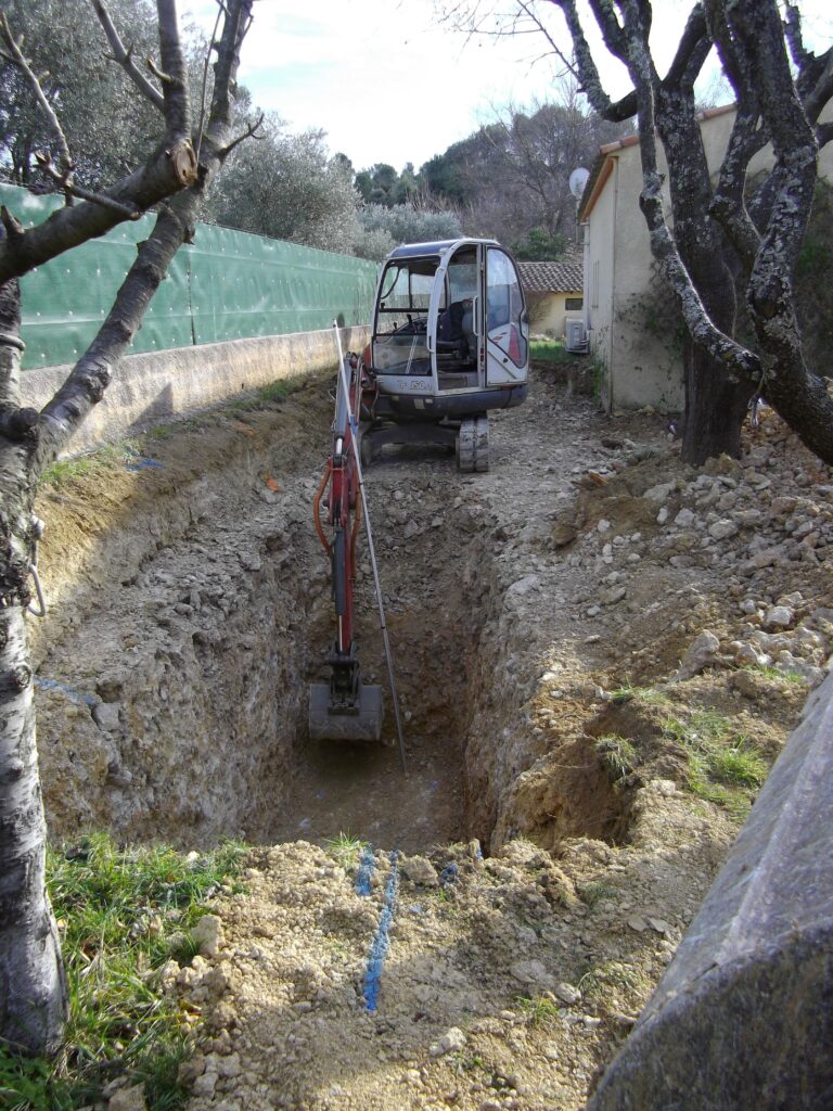 ESTP Terrassement - Création de fouilles en même temps que les branchements précédemment cités.